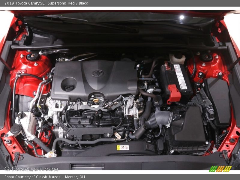 Supersonic Red / Black 2019 Toyota Camry SE