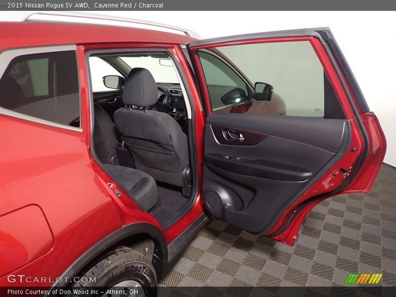 Cayenne Red / Charcoal 2015 Nissan Rogue SV AWD