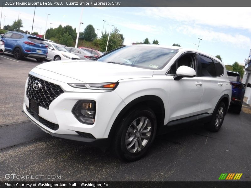 Quartz White / Espresso/Gray 2019 Hyundai Santa Fe SE AWD