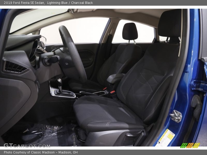 Lightning Blue / Charcoal Black 2019 Ford Fiesta SE Sedan