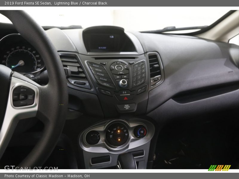 Lightning Blue / Charcoal Black 2019 Ford Fiesta SE Sedan