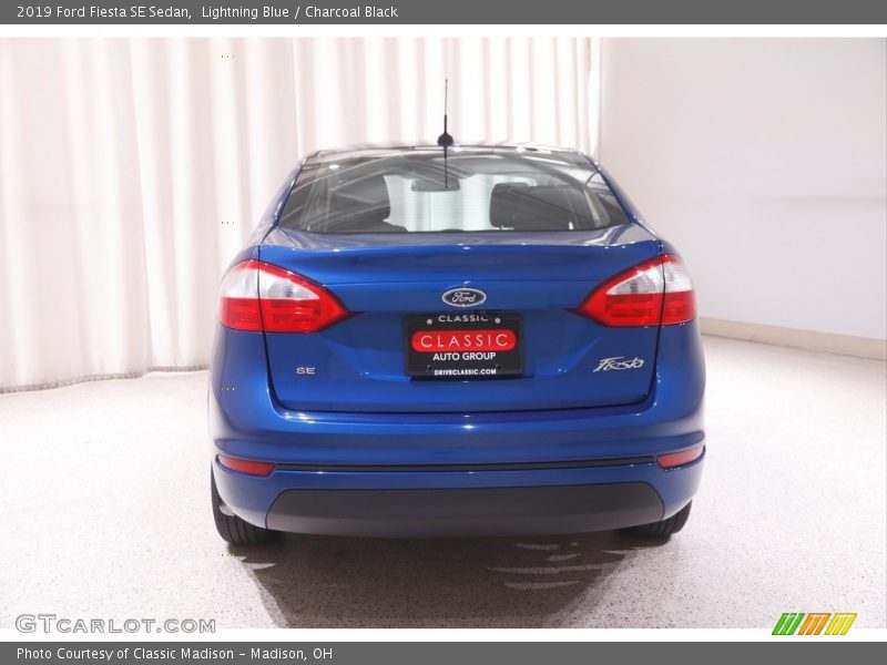 Lightning Blue / Charcoal Black 2019 Ford Fiesta SE Sedan