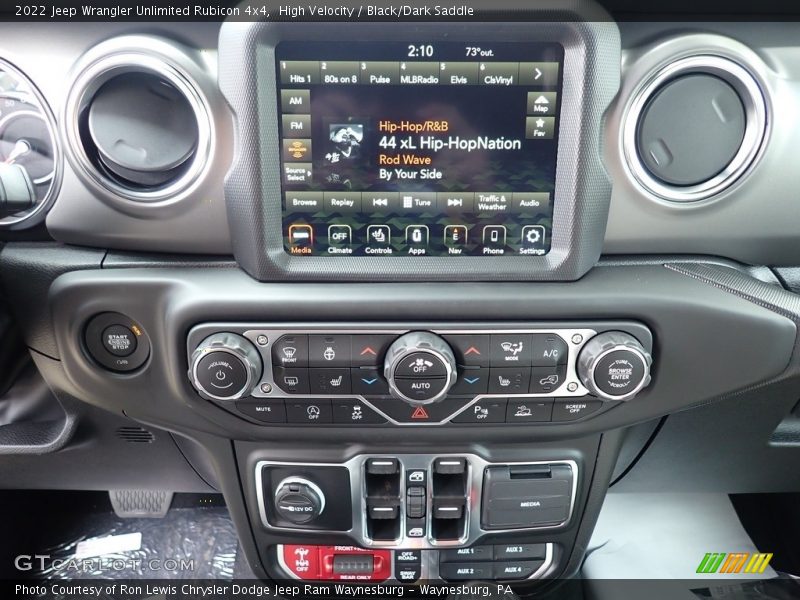 Controls of 2022 Wrangler Unlimited Rubicon 4x4