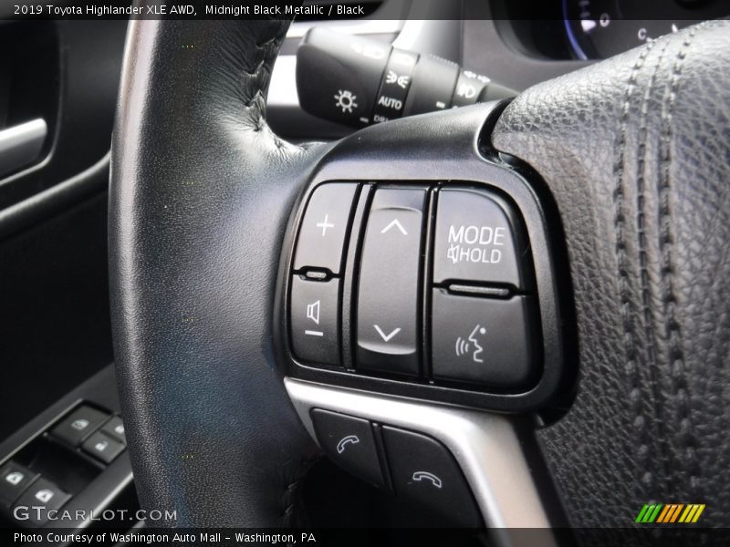 Midnight Black Metallic / Black 2019 Toyota Highlander XLE AWD