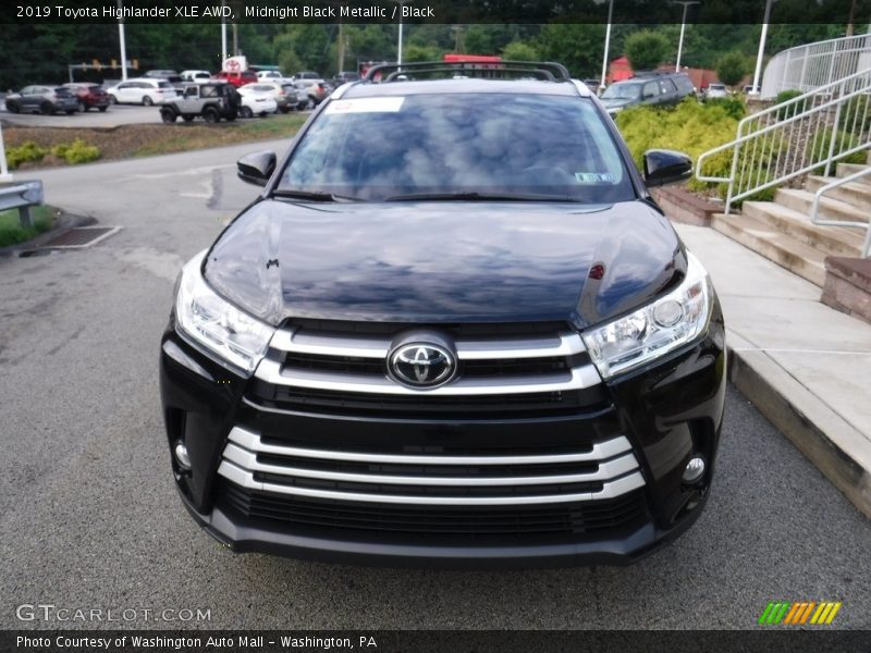 Midnight Black Metallic / Black 2019 Toyota Highlander XLE AWD