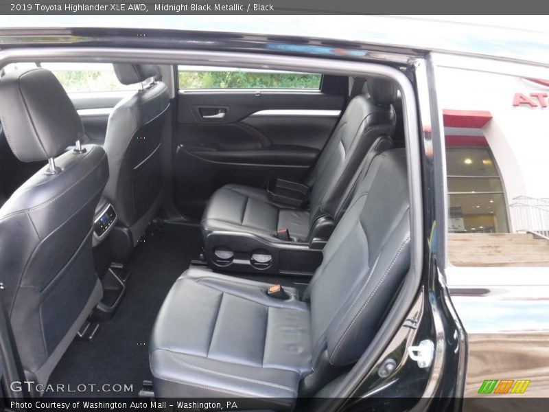 Midnight Black Metallic / Black 2019 Toyota Highlander XLE AWD
