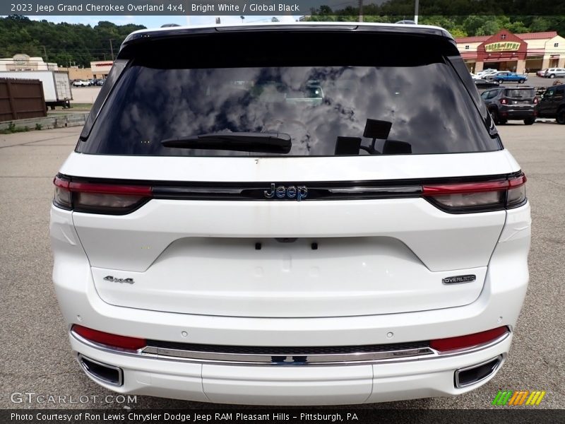 Bright White / Global Black 2023 Jeep Grand Cherokee Overland 4x4