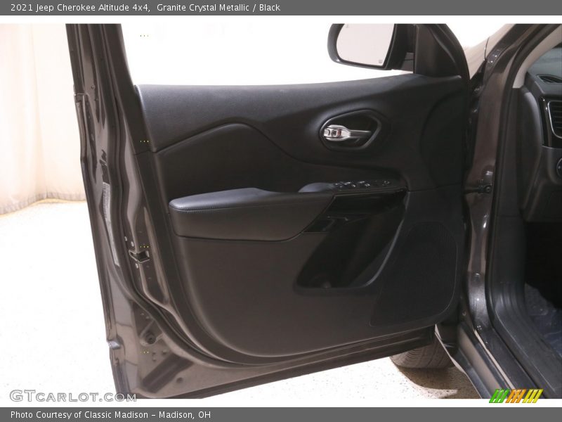 Granite Crystal Metallic / Black 2021 Jeep Cherokee Altitude 4x4