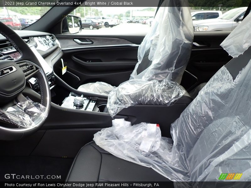 Bright White / Global Black 2023 Jeep Grand Cherokee Overland 4x4