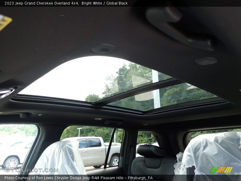 Sunroof of 2023 Grand Cherokee Overland 4x4