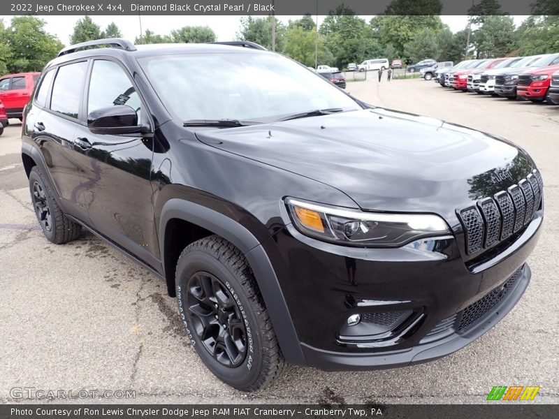 Front 3/4 View of 2022 Cherokee X 4x4