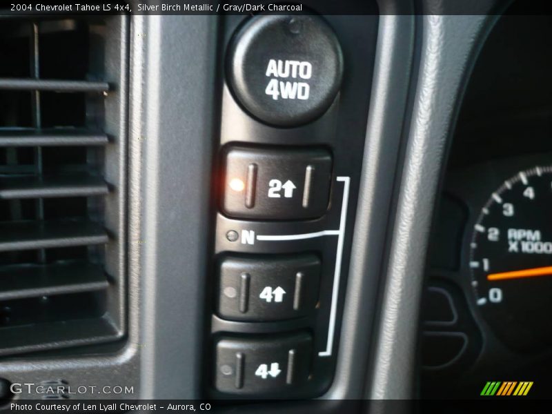 Silver Birch Metallic / Gray/Dark Charcoal 2004 Chevrolet Tahoe LS 4x4
