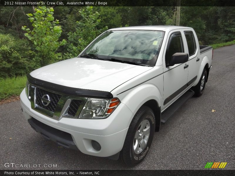Avalanche White / Beige 2012 Nissan Frontier SV Crew Cab