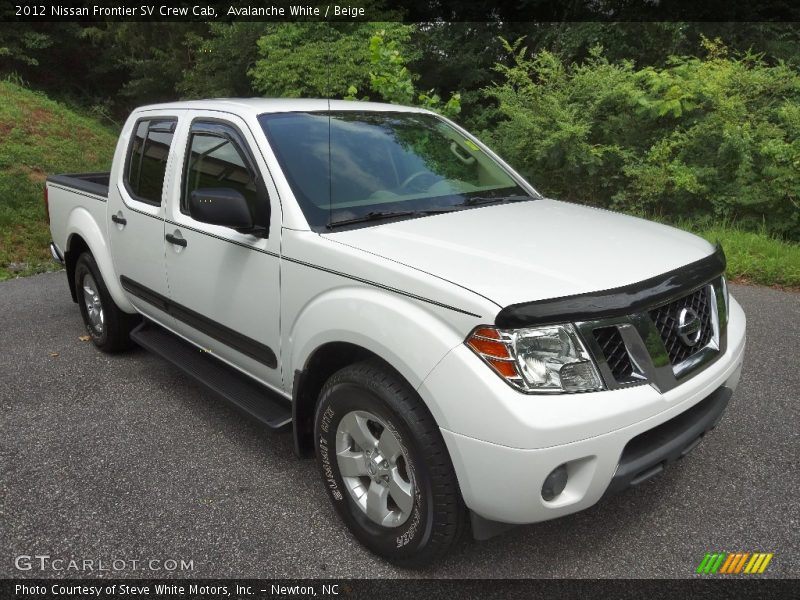 Avalanche White / Beige 2012 Nissan Frontier SV Crew Cab