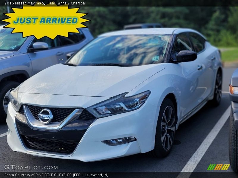 Pearl White / Charcoal 2016 Nissan Maxima S