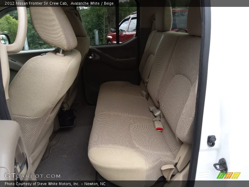 Avalanche White / Beige 2012 Nissan Frontier SV Crew Cab