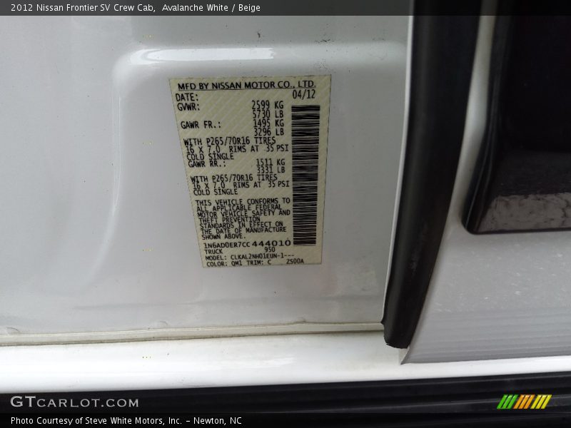 Avalanche White / Beige 2012 Nissan Frontier SV Crew Cab