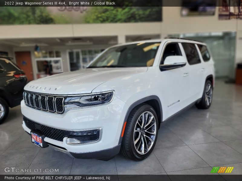Bright White / Global Black 2022 Jeep Wagoneer Series III 4x4