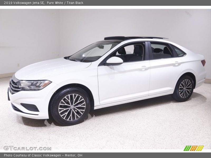 Pure White / Titan Black 2019 Volkswagen Jetta SE
