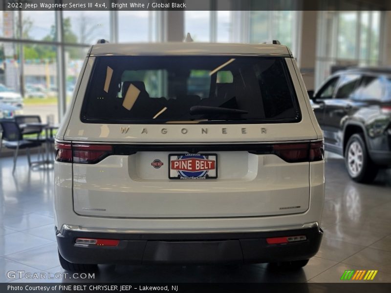 Bright White / Global Black 2022 Jeep Wagoneer Series III 4x4