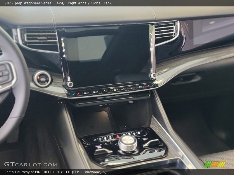 Bright White / Global Black 2022 Jeep Wagoneer Series III 4x4
