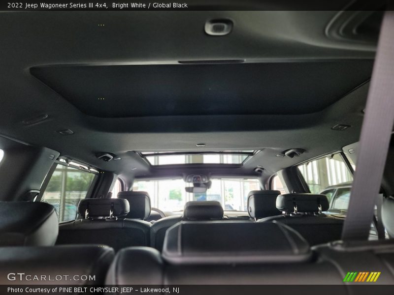 Bright White / Global Black 2022 Jeep Wagoneer Series III 4x4