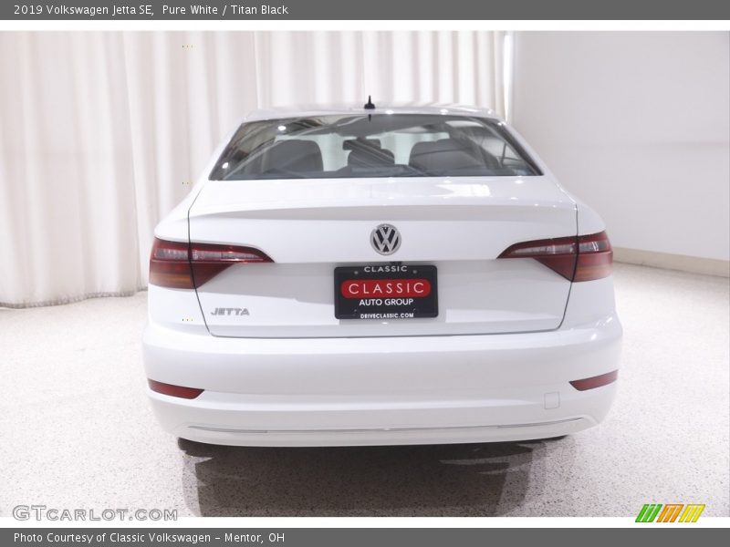 Pure White / Titan Black 2019 Volkswagen Jetta SE