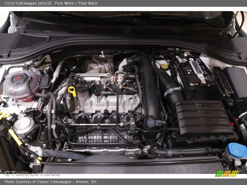 Pure White / Titan Black 2019 Volkswagen Jetta SE