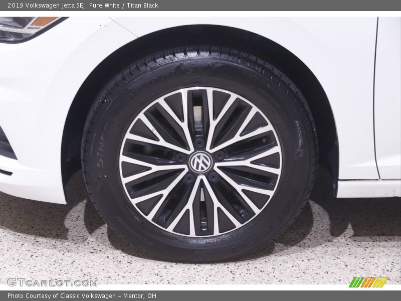 Pure White / Titan Black 2019 Volkswagen Jetta SE