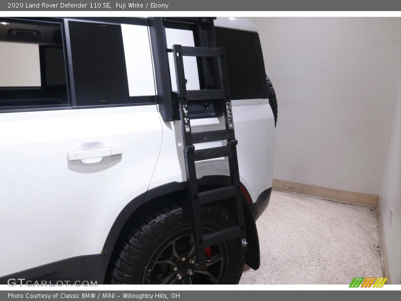 Fuji White / Ebony 2020 Land Rover Defender 110 SE