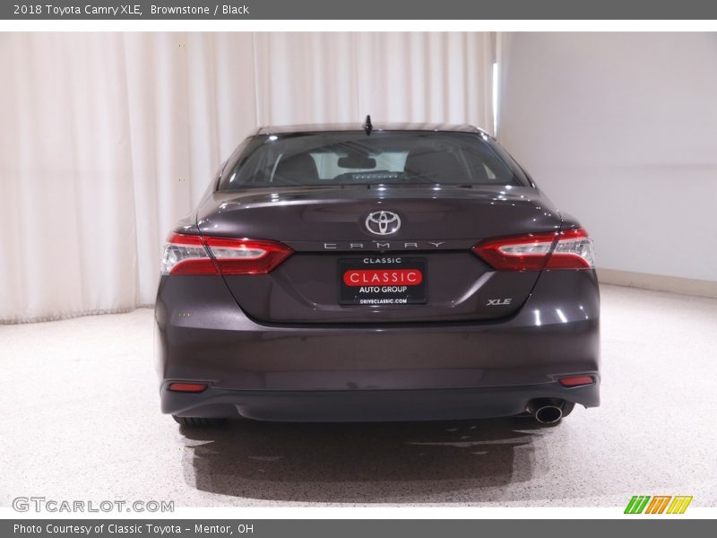 Brownstone / Black 2018 Toyota Camry XLE