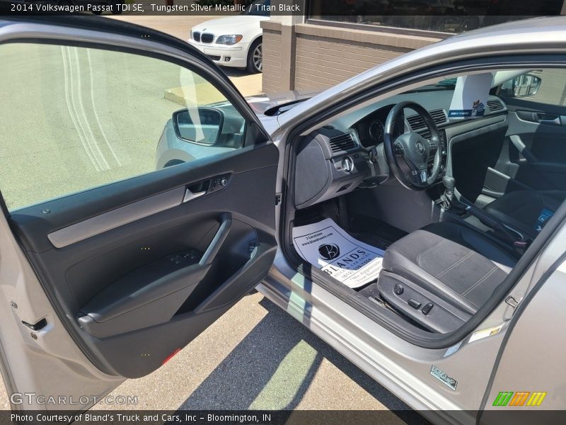 Tungsten Silver Metallic / Titan Black 2014 Volkswagen Passat TDI SE