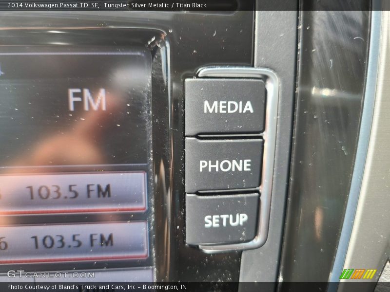 Tungsten Silver Metallic / Titan Black 2014 Volkswagen Passat TDI SE