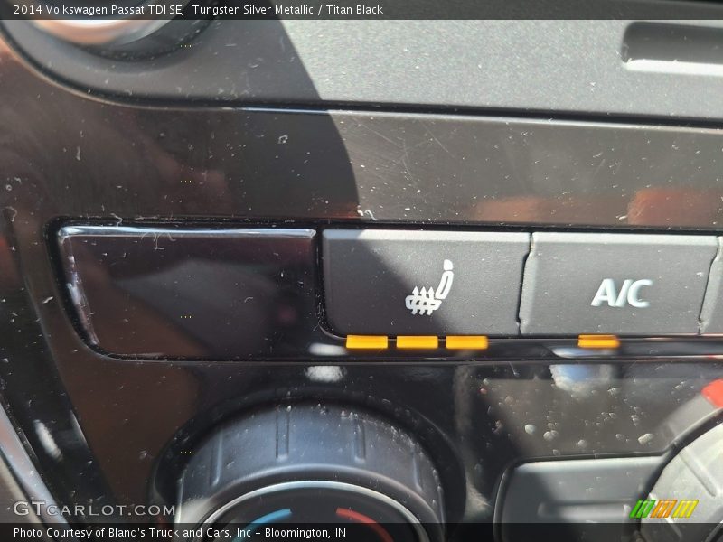 Tungsten Silver Metallic / Titan Black 2014 Volkswagen Passat TDI SE