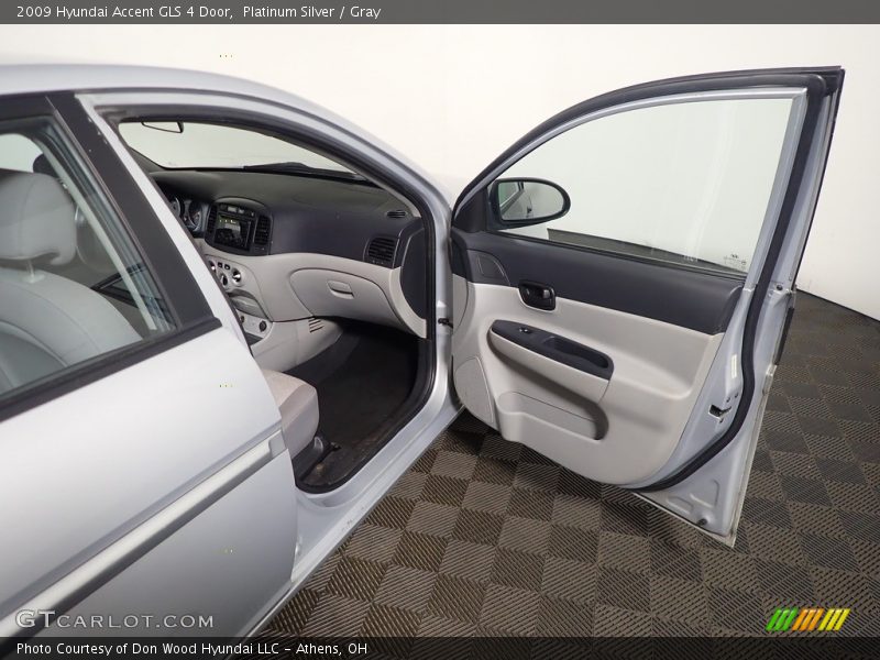 Platinum Silver / Gray 2009 Hyundai Accent GLS 4 Door