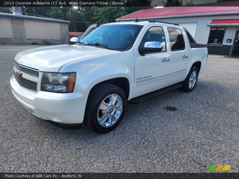 White Diamond Tricoat / Ebony 2010 Chevrolet Avalanche LTZ 4x4
