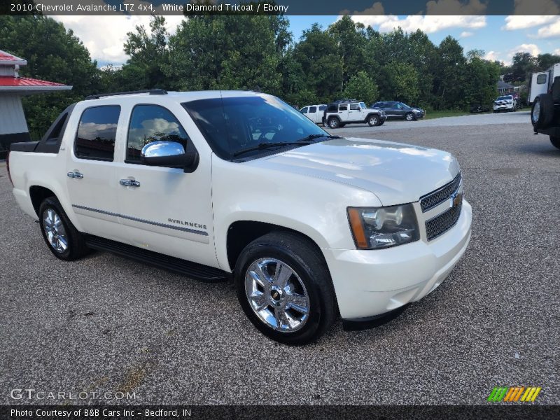 White Diamond Tricoat / Ebony 2010 Chevrolet Avalanche LTZ 4x4