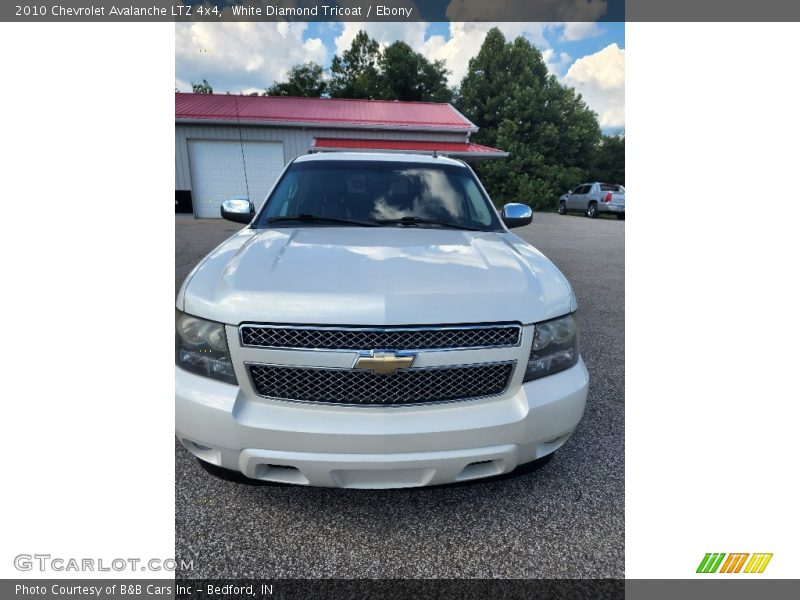 White Diamond Tricoat / Ebony 2010 Chevrolet Avalanche LTZ 4x4