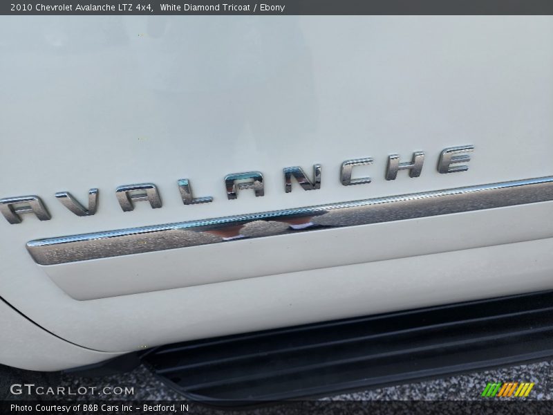 White Diamond Tricoat / Ebony 2010 Chevrolet Avalanche LTZ 4x4