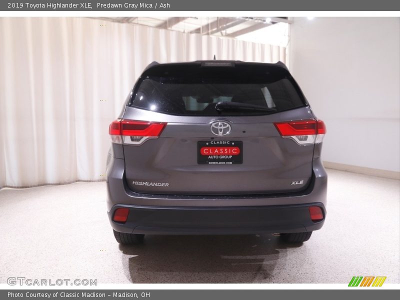 Predawn Gray Mica / Ash 2019 Toyota Highlander XLE