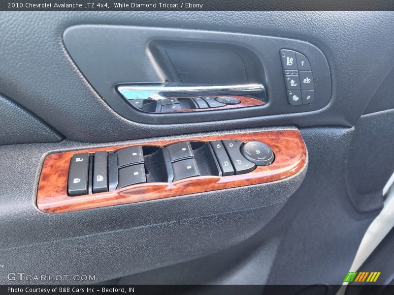 White Diamond Tricoat / Ebony 2010 Chevrolet Avalanche LTZ 4x4