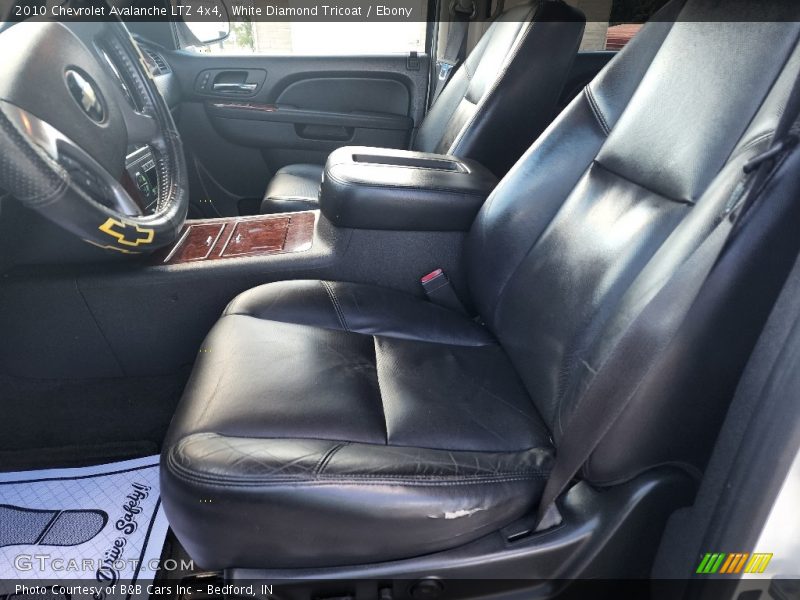 White Diamond Tricoat / Ebony 2010 Chevrolet Avalanche LTZ 4x4
