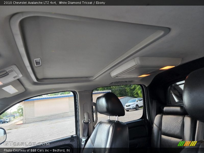 White Diamond Tricoat / Ebony 2010 Chevrolet Avalanche LTZ 4x4