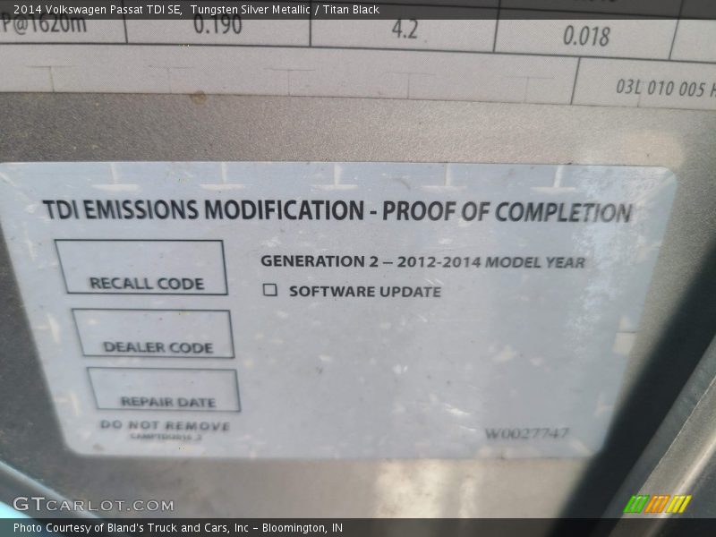 Tungsten Silver Metallic / Titan Black 2014 Volkswagen Passat TDI SE