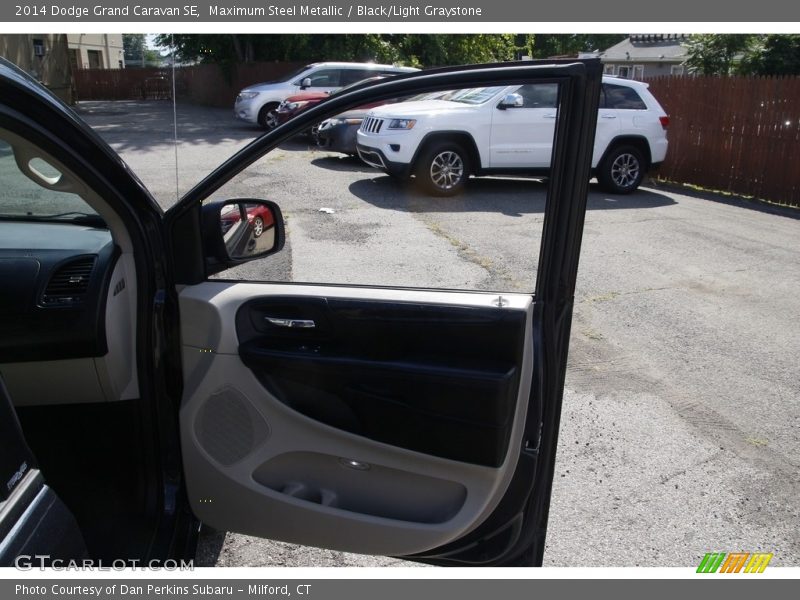Maximum Steel Metallic / Black/Light Graystone 2014 Dodge Grand Caravan SE