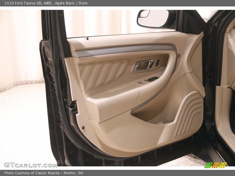 Agate Black / Dune 2019 Ford Taurus SEL AWD