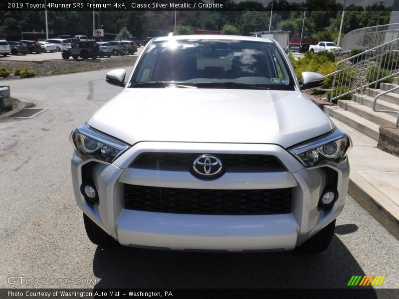 Classic Silver Metallic / Graphite 2019 Toyota 4Runner SR5 Premium 4x4