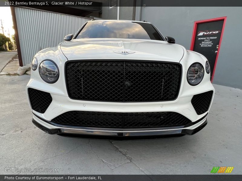 Glacier White / Hotspur 2022 Bentley Bentayga S