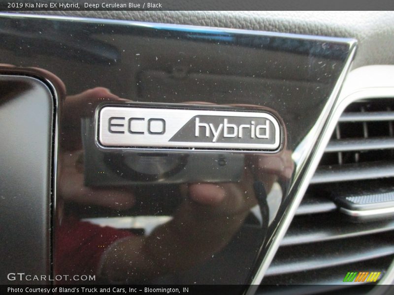Deep Cerulean Blue / Black 2019 Kia Niro EX Hybrid
