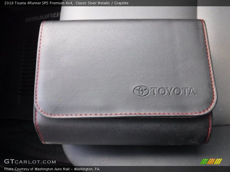 Classic Silver Metallic / Graphite 2019 Toyota 4Runner SR5 Premium 4x4